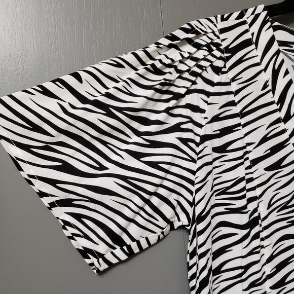 NEW Ricki's ECOVERO™ Zebra Print Blouse - Picture 3 of 11